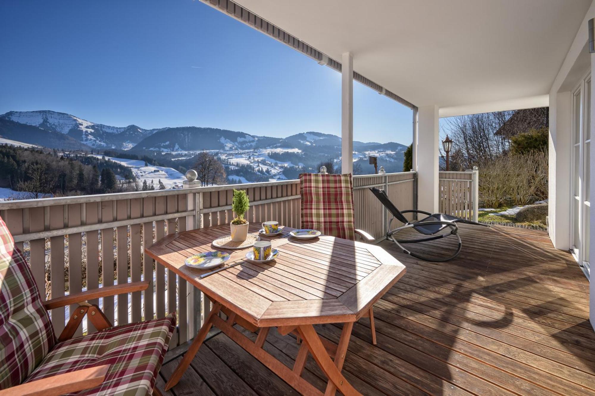 Haus "Bergblick" Ferienwohnung Falken Mit 1 Schlafzimmer Oberstaufen Exterior foto